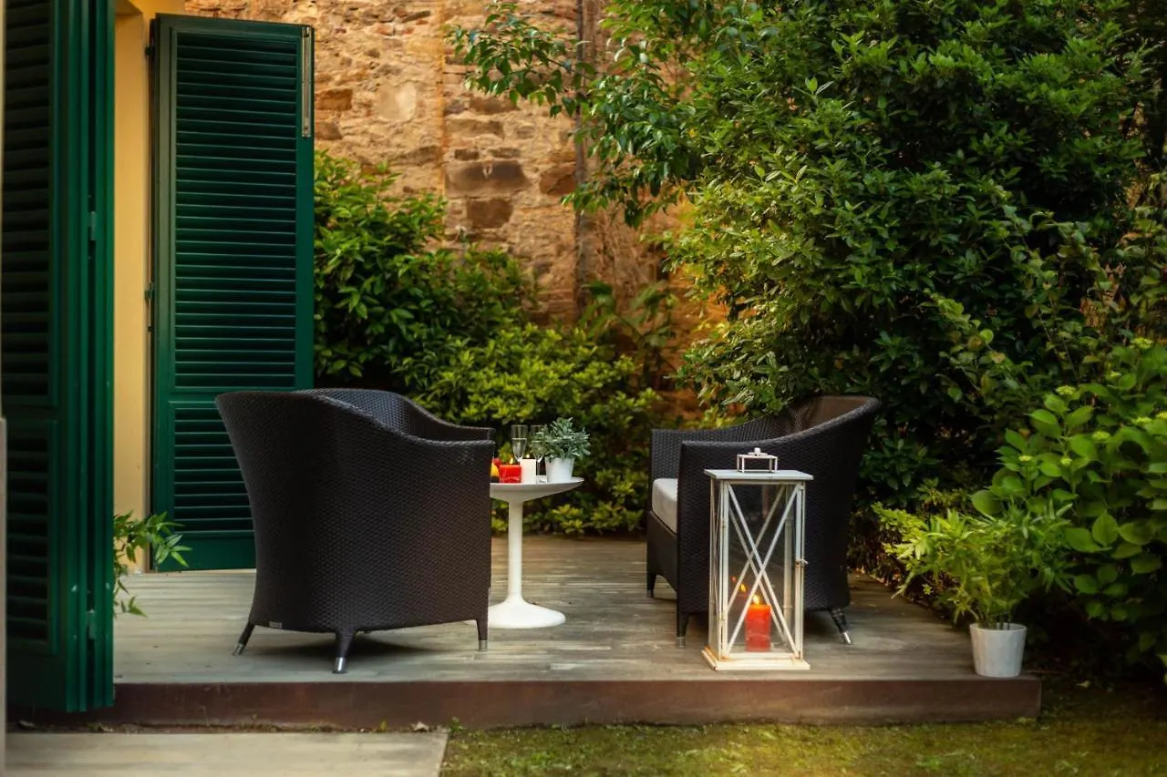 Casa Patricia, A Homey Luxury Modern & Quiet Apartment With Parking & Garden Within The Walls Lucca 0*,  Italy