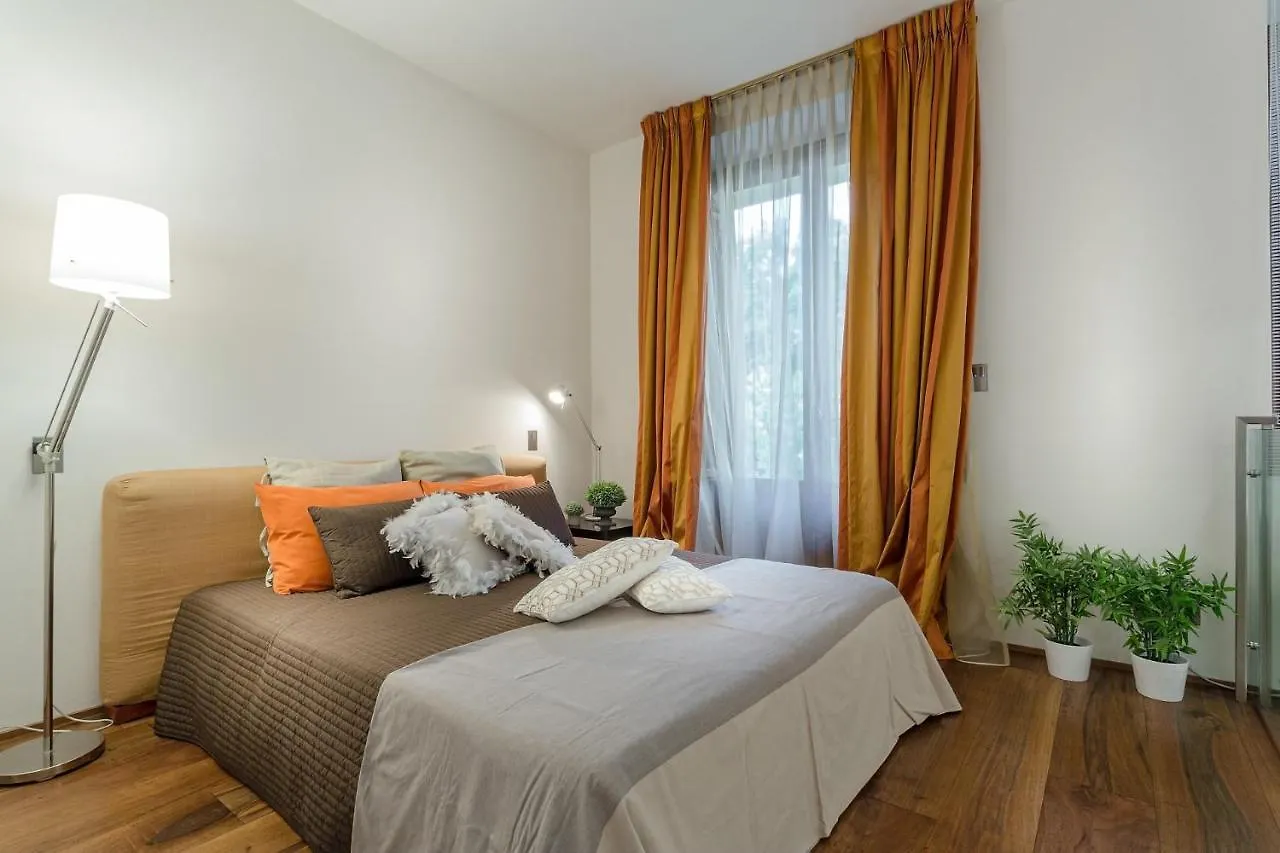 Casa Patricia, A Homey Luxury Modern & Quiet Apartment With Parking & Garden Within The Walls Lucca