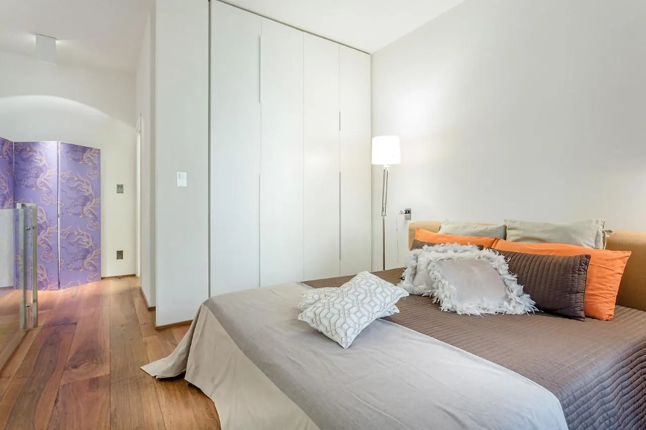 Casa Patricia, A Homey Luxury Modern & Quiet Apartment With Parking & Garden Within The Walls Lucca
