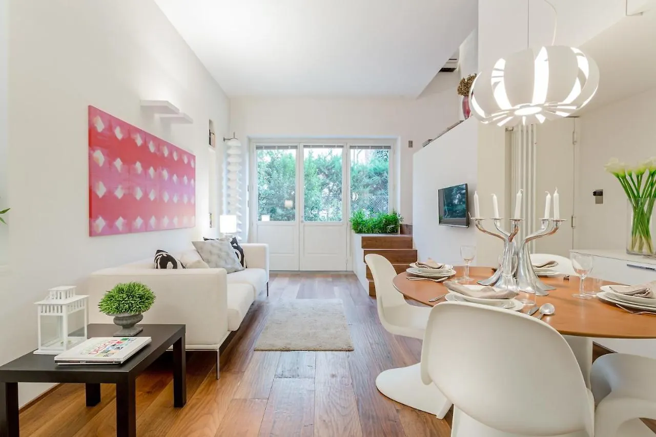 Casa Patricia, A Homey Luxury Modern & Quiet Apartment With Parking & Garden Within The Walls Lucca