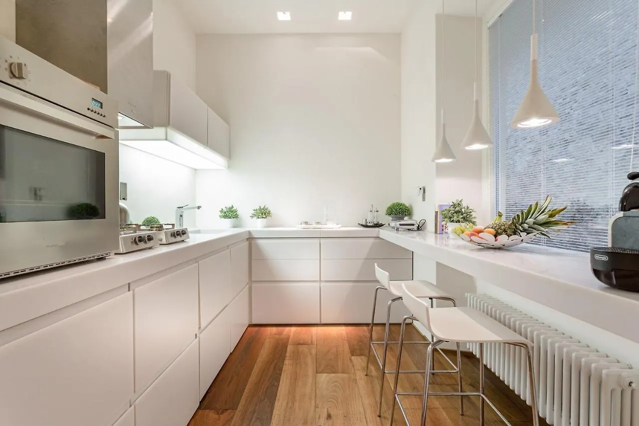 Casa Patricia, A Homey Luxury Modern & Quiet Apartment With Parking & Garden Within The Walls Lucca