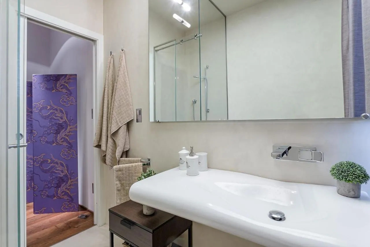 Casa Patricia, A Homey Luxury Modern & Quiet Apartment With Parking & Garden Within The Walls Lucca Italy