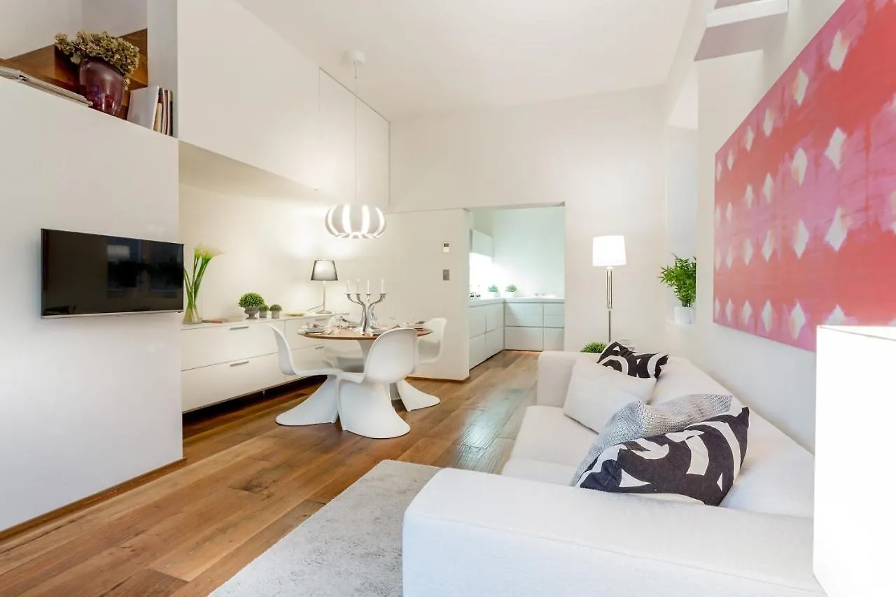 Casa Patricia, A Homey Luxury Modern & Quiet Apartment With Parking & Garden Within The Walls Lucca