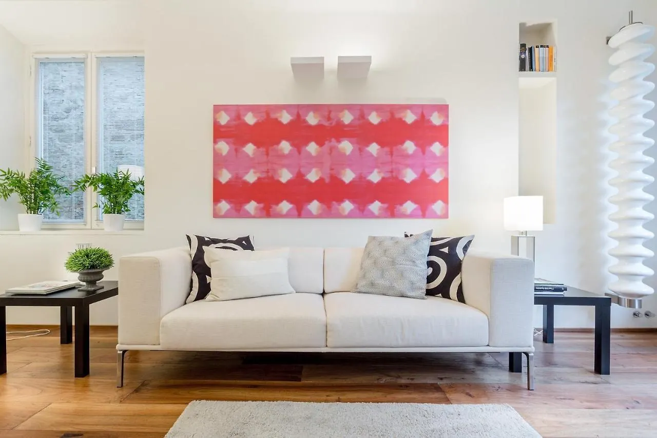Casa Patricia, A Homey Luxury Modern & Quiet Apartment With Parking & Garden Within The Walls Lucca