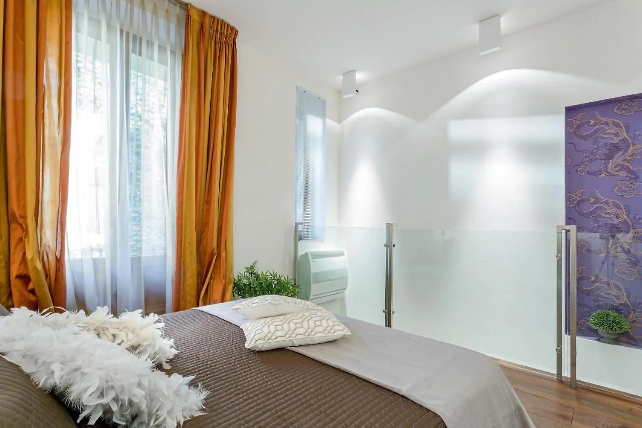 Casa Patricia, A Homey Luxury Modern & Quiet Apartment With Parking & Garden Within The Walls Lucca