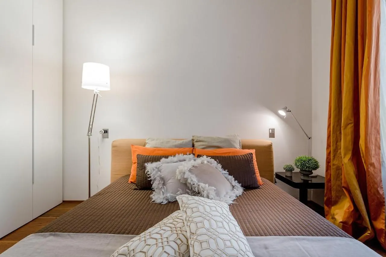 Casa Patricia, A Homey Luxury Modern & Quiet Apartment With Parking & Garden Within The Walls Lucca