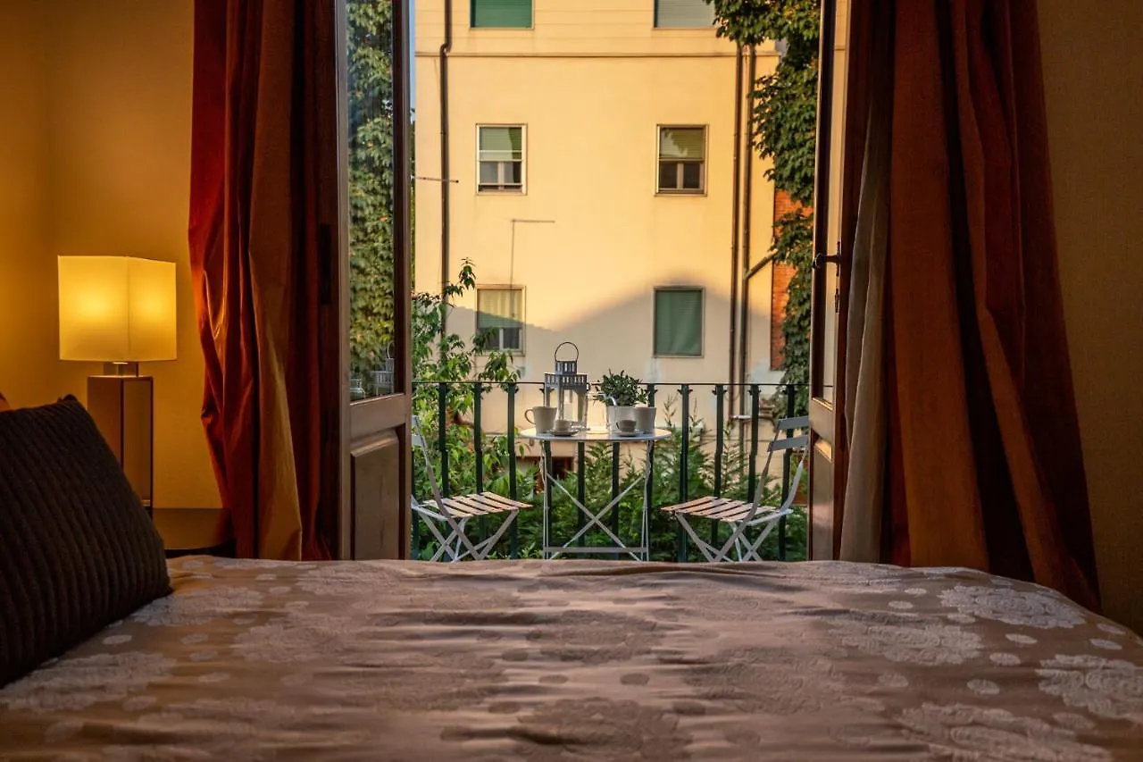 Casa Patricia, A Homey Luxury Modern & Quiet Apartment With Parking & Garden Within The Walls Lucca 0*,